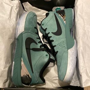 Nike Kobe V 5 protro girl dad size 9.5 M